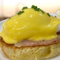 How to Make the Best Eggs Benedict